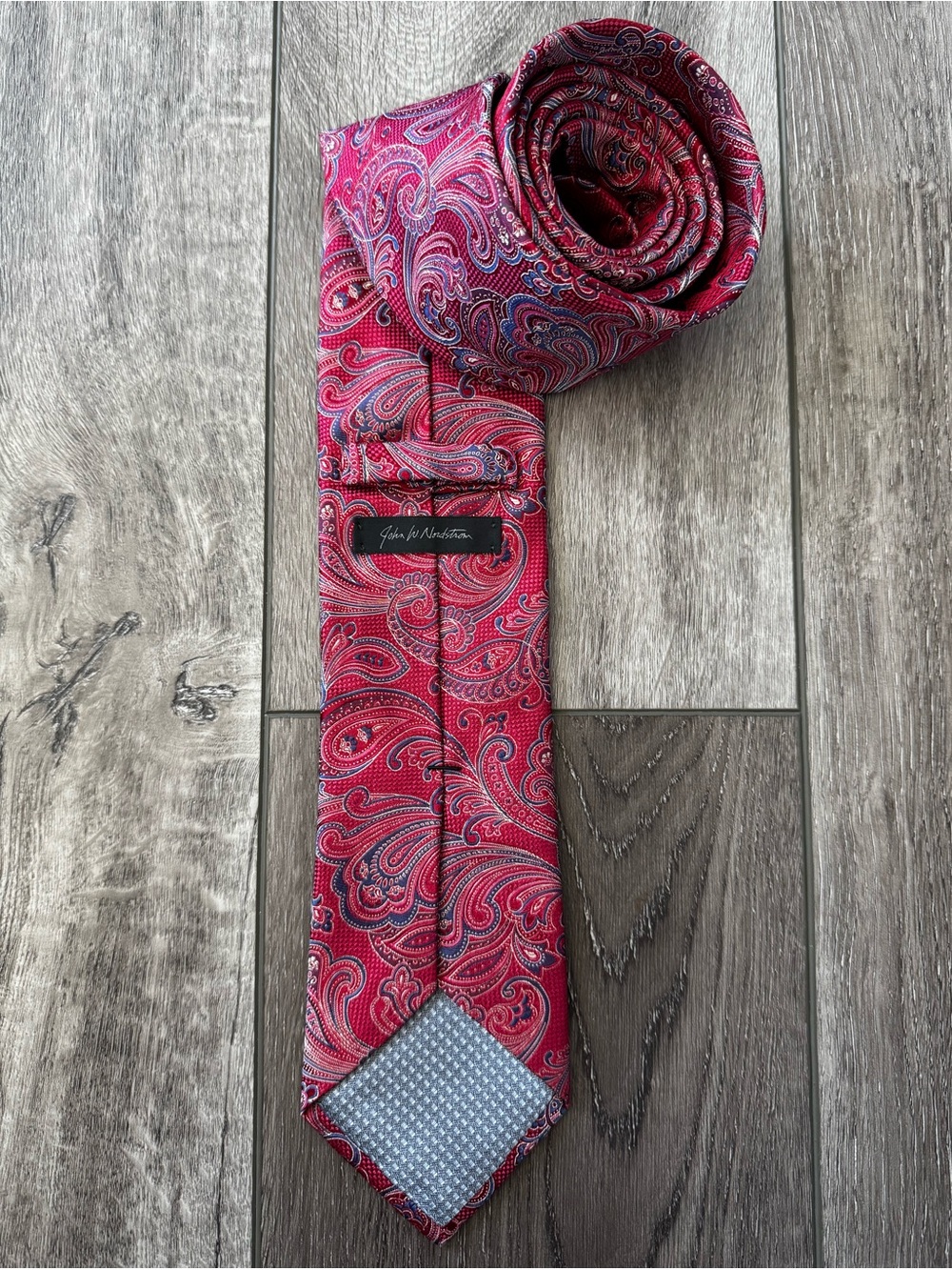 John W Nordstrom Men’s Textural Paisley Neck Tie Fuchsia 100% Silk Made In USA